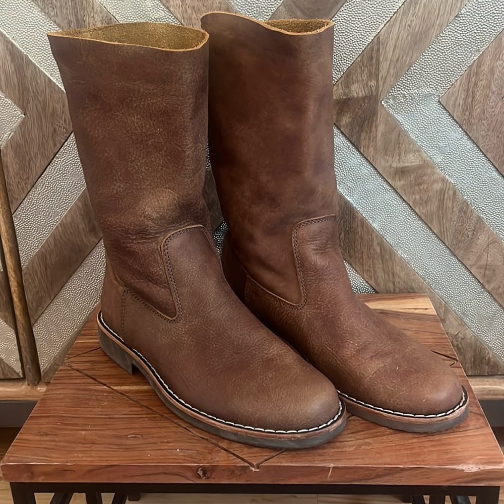 Roots Canada — Tribe Roll-over Leather Boots